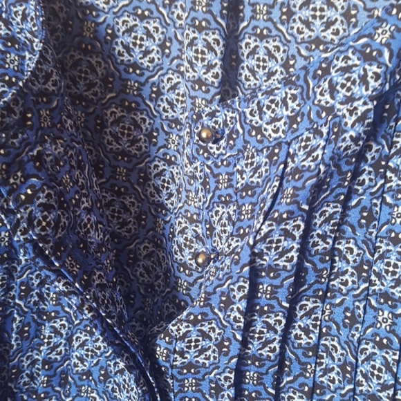 Pale Sky tunic top. Size S. 3/4 sleeve option. - Picture 3 of 5